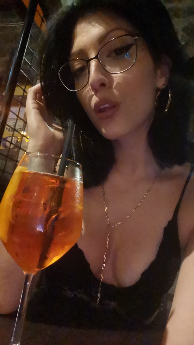 Maryd_model's tweet image. Last drink in italy before I'm leaving it for Switzerland