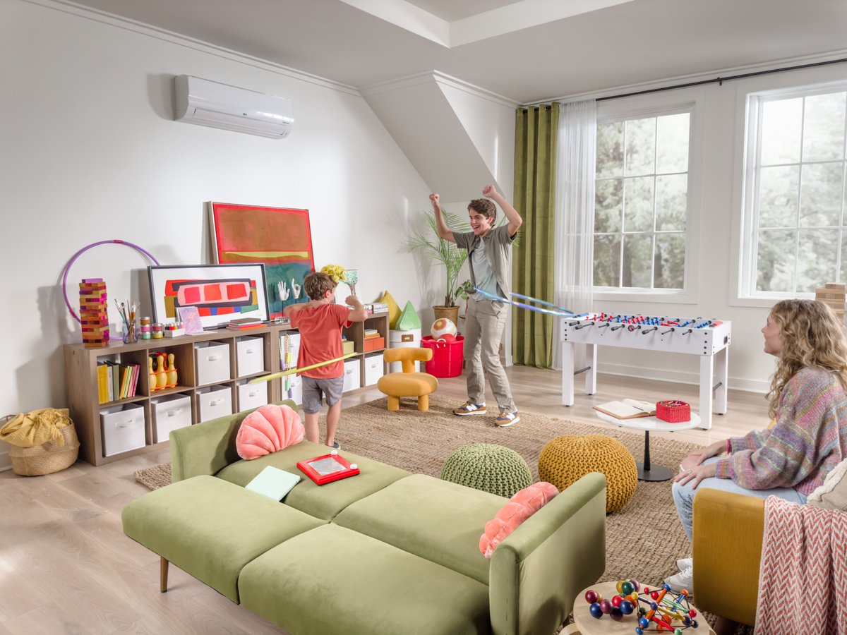 LGHVACUSA's tweet photo. An exciting day on set!📸Get a sneak peek of the #BehindTheScenes action during the filming and photo shoot for LG heat pumps. LG’s innovative heat pump products redefine efficiency and style! 🎥
Stay tuned for the final reveal.

#LG
#HeatPumps https://t.co/DQpa4xz1yP