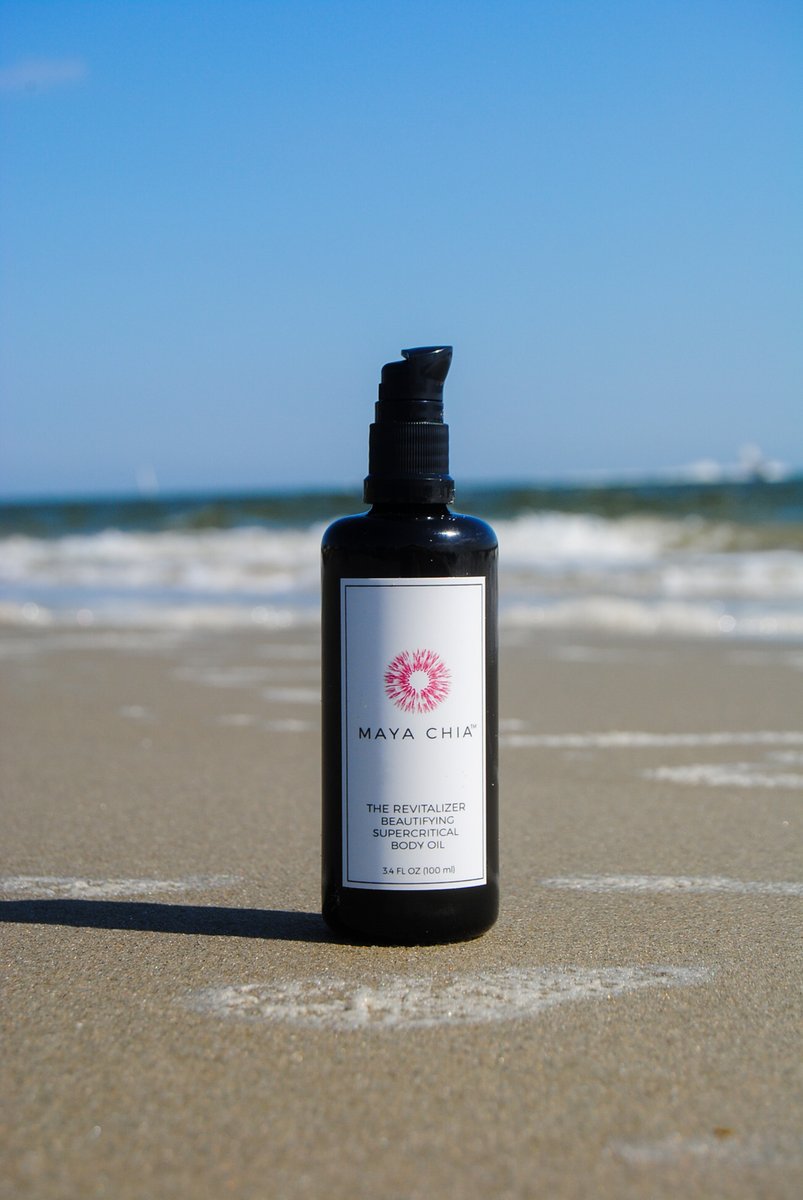 As summer comes to a close (ah, it's difficult to say) we are turning to the Revitalizer Body Oil to infuse new life (and moisture) into our somewhat dry | dehydrated skin. 

Even though we count ourselves quite vigilant applying SPF, even still, the environmental stressors of th