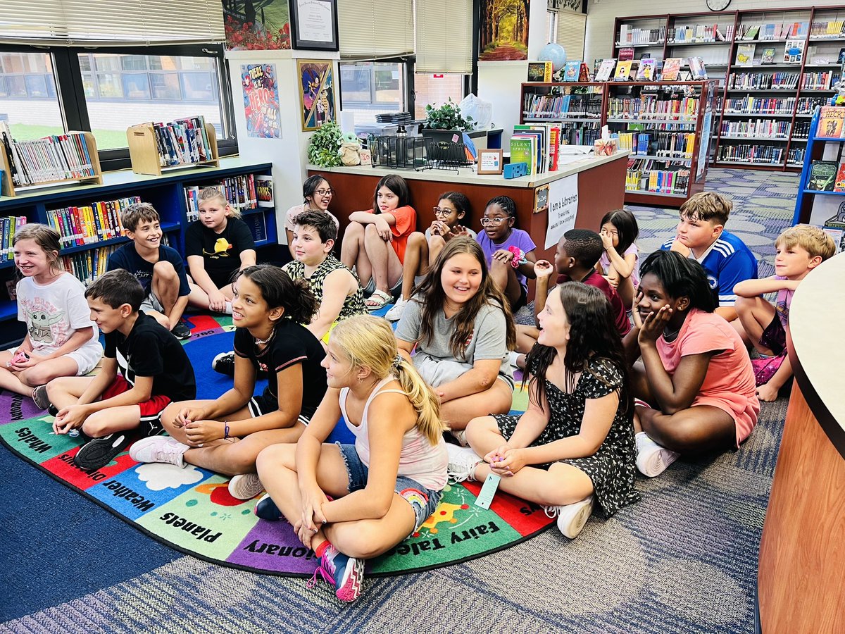 PeeblesForest's tweet photo. Libraries: where magic happens! @jozienty https://t.co/NUL0z5mmd3