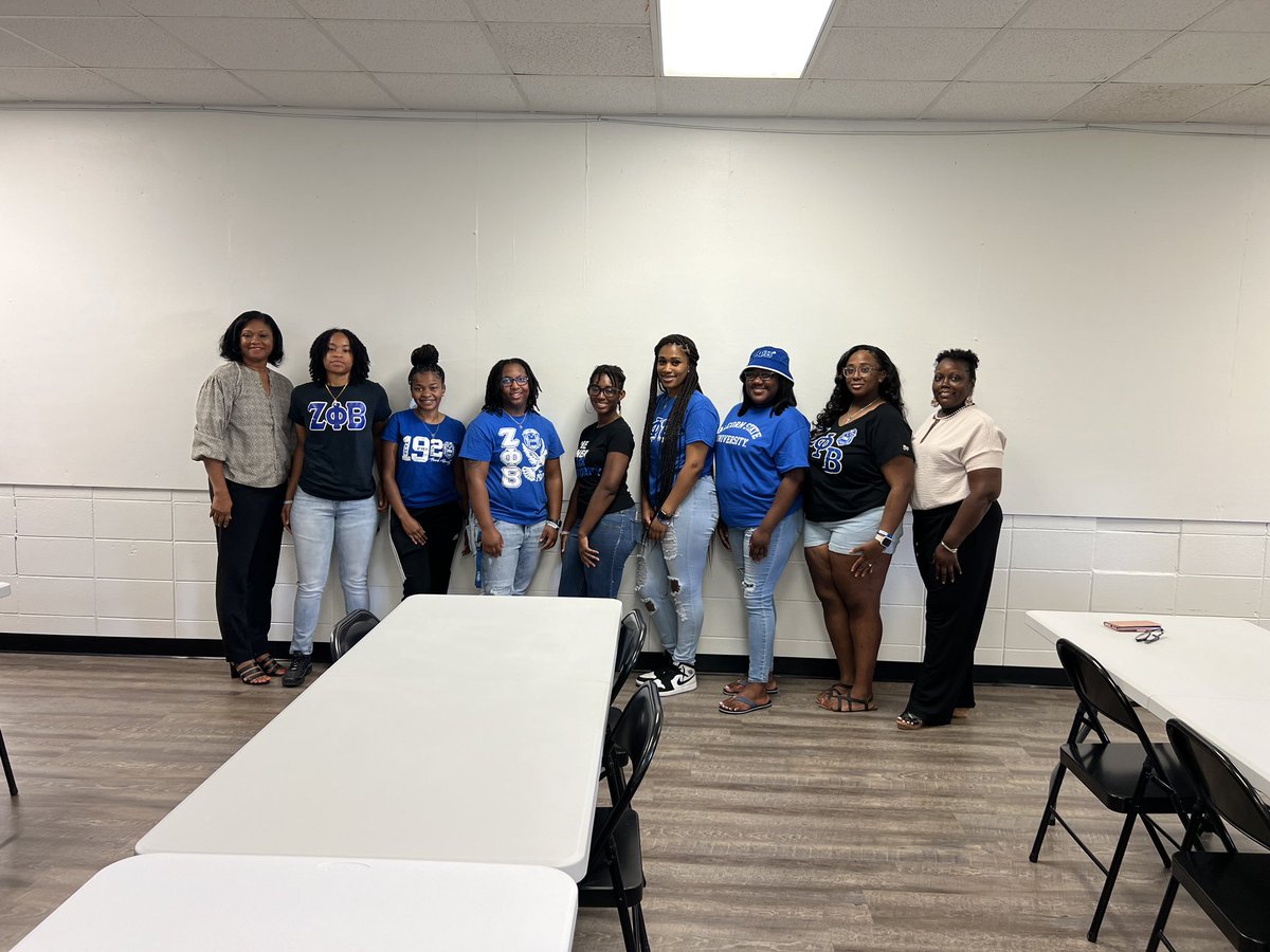 On today, the Ladies of Zeta Chapter and the men of Delta Kappa Chapter of Alpha Phi Alpha Fraternity, Inc donated various school supplies to two schools: Trinity Episcopal Day School and Susie B West Primary School. We hope to continue to give back to the kids and the community!