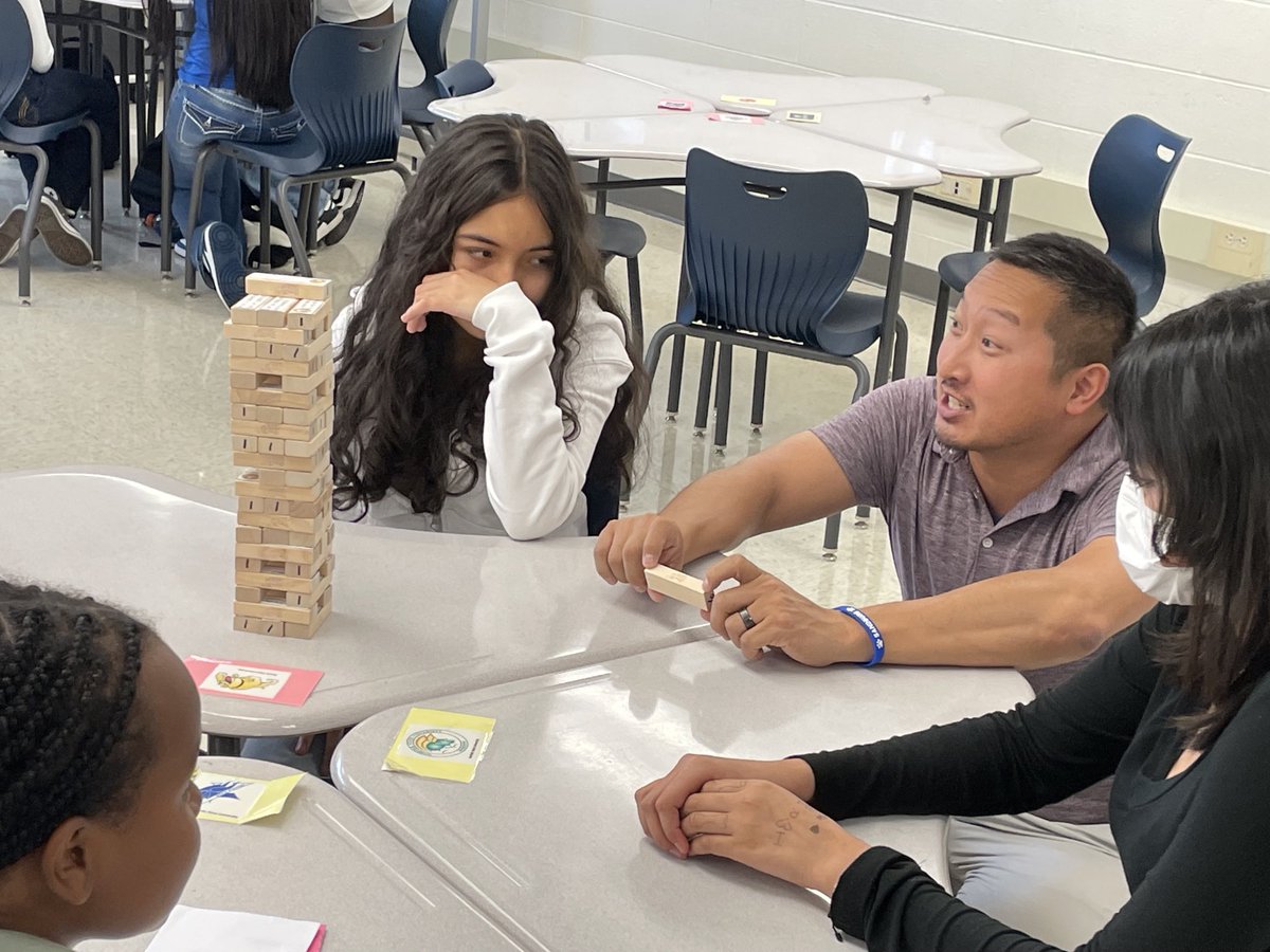 Getting to know your classmates ⁦@Sandburg_MS⁩ ! So glad Principal Underhill didn’t crash this Jenga tower! ⁦@drmw33⁩ ⁦@KraftJesse⁩