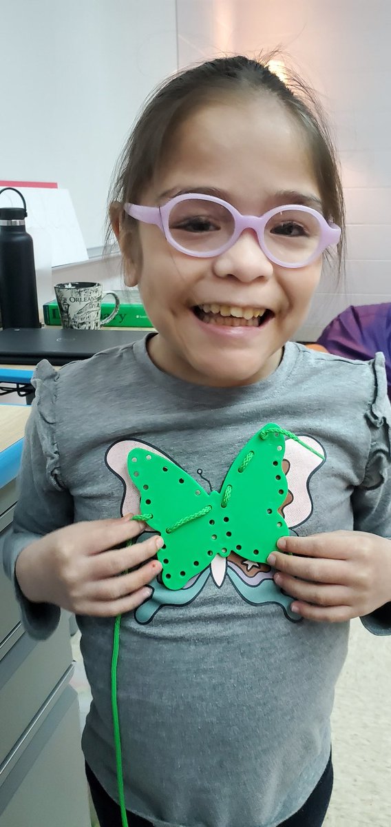 When you realize the butterfly you're learning how to lace matches your shirt, you're all smiles!
@d45schools
@d45jackson
#JAJaguarsRoar