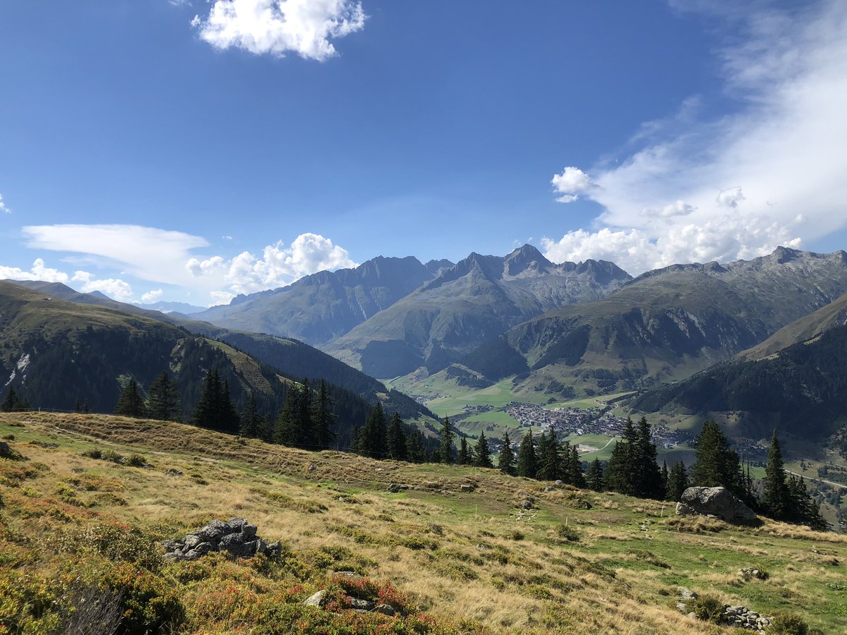 thomaskollegger's tweet photo. Kühl war es auch auf der Alp #Pazzola heute nicht, aber doch erträglich.
Buna notg! https://t.co/Fe4Hoo3VBm