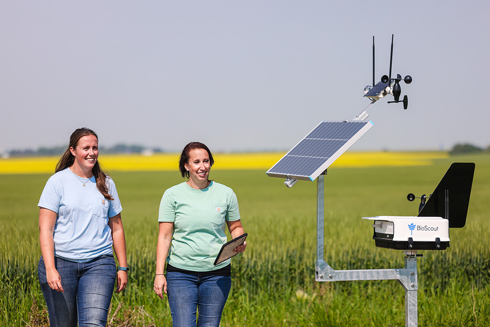OldsCollege's tweet photo. Meet the new BioScout device! A spore ID and quantification system that is being tested within the Pan-Canadian Smart Farm Network at #OCSmartFarm. Data will be used to further develop their device for Canadian diseases and weather conditions. https://t.co/yDSie2o0H8