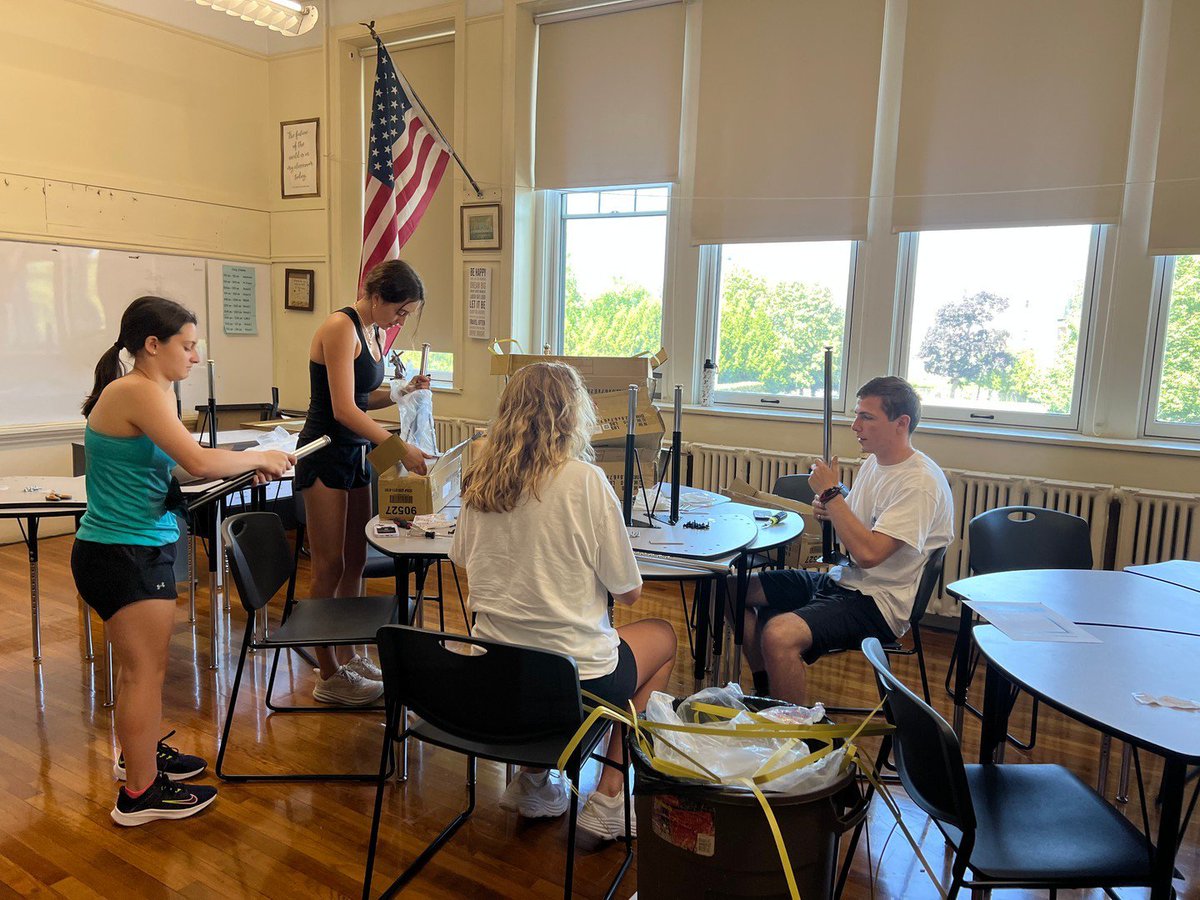 ProvidenceCol's tweet photo. #PCserves: FaithWorks is @PCCampMin's service-immersion pre-orientation program, designed to help members of the Class of 2027 to build community while assisting vulnerable populations through faith-based organizations within the Diocese of Providence (@DioProvidence). https://t.co/oSqBX92Koy