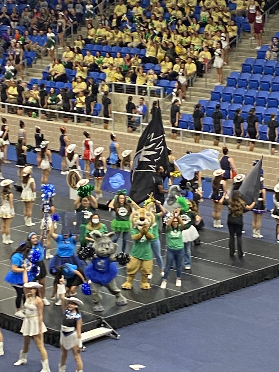 Convocation 2023-2024 School Year was a blast with the best Meadow Village Familia! 💚💛 <a href="/NISDMeadowVill/">Meadow Village ES</a> @MVECounselors2