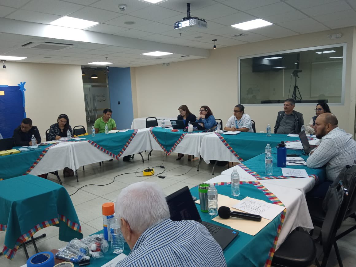 alianzappn's tweet photo. La APN tiene presencia en 4 países de Centroamérica, en cada país existen organizaciones locales miembros de APN. La semana pasada sesionaron Guatemala y Honduras para revisar el plan de acciones locales y pasos para seguir sumando  a la protección de la niñez en sus países. 🇬🇹🇭🇳 https://t.co/RbwhmHjRUE