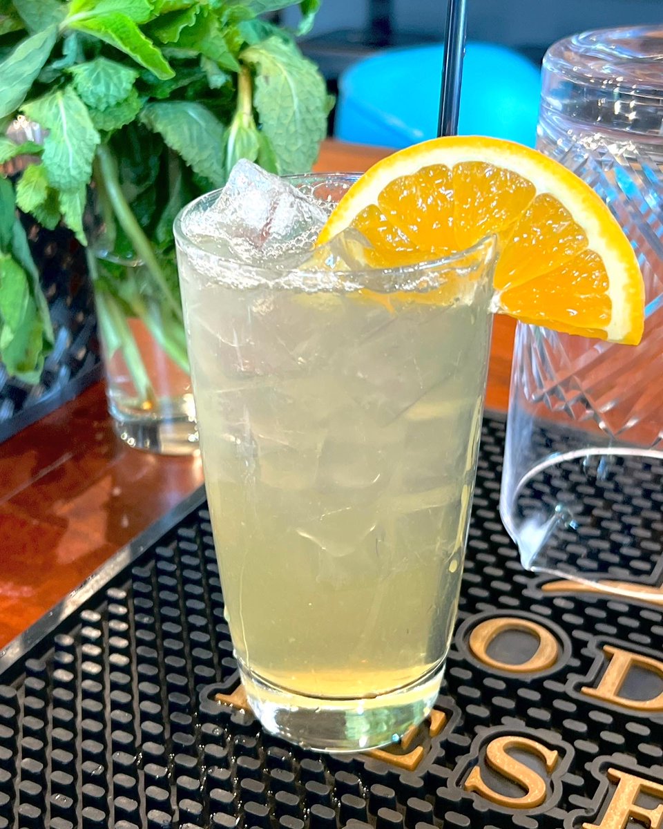 Come see us in the Beaumont Centre &amp;enjoy our beautiful patio.

4p.m-6p.m
-$6 house mules🍹
-$1 off draft beers 🍻 
-75 cent wings and more!!
#happyhour #cocktail #cocktailoftheday #visitlex #lexingtonky#bar #wings #openpatio