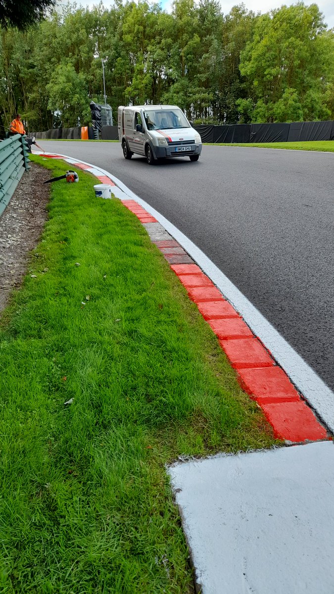 SplitTimes's tweet image. Running a trackday whilst troubleshooting an entirely new light signal system while joiners repair the control room door 😖 but then painting and pizza so fair