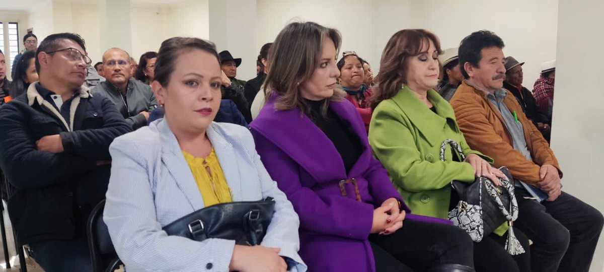rinapozo's tweet photo. #Territorio 🏞️ || El día de hoy presentamos el presupuesto participativo en la Parroquia Taday. 

Acogimos las peticiones de los ciudadanos y ciudadanas, para un manejo responsable del Presupuesto 2024. 📈

#RinaPozoConcejal #Azogues #Taday https://t.co/gEdxckO1yZ