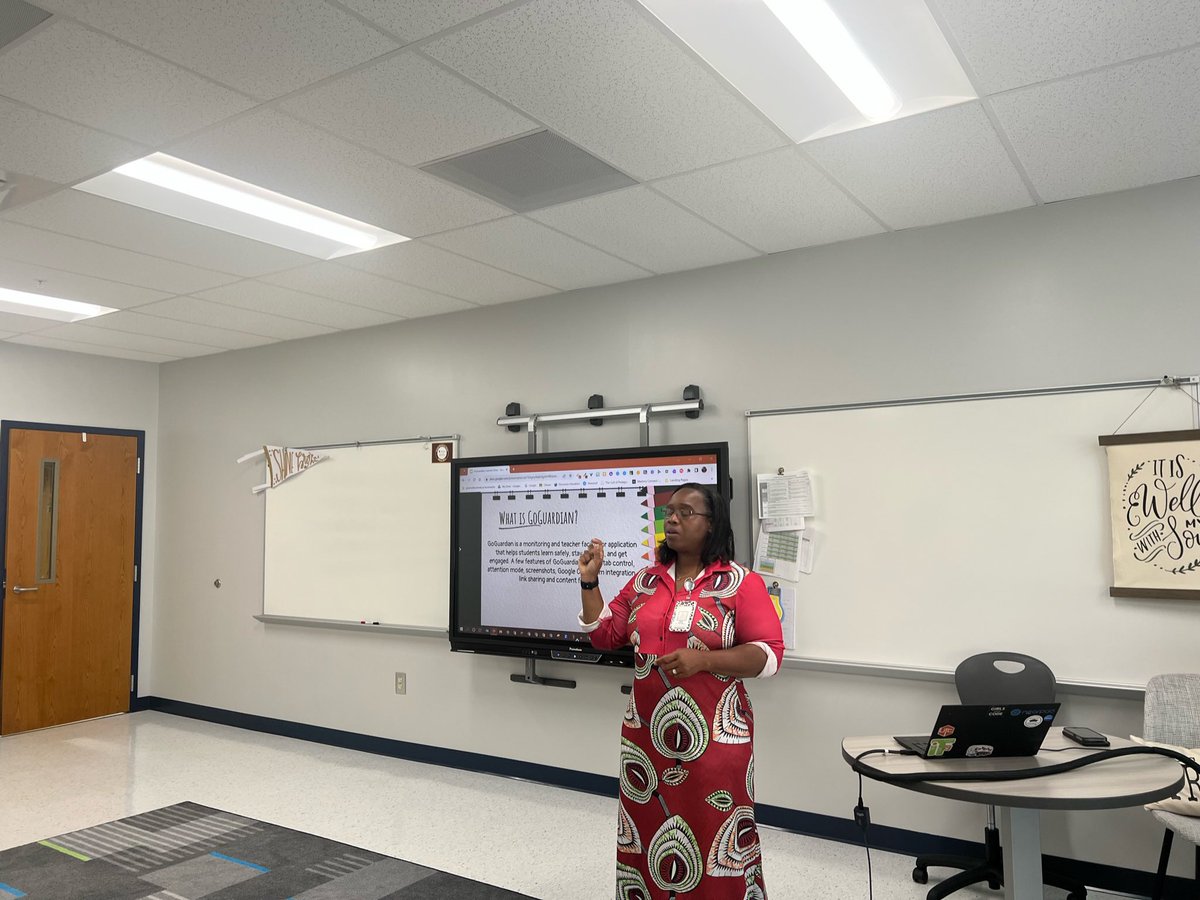 Jennifer Woody tweet media