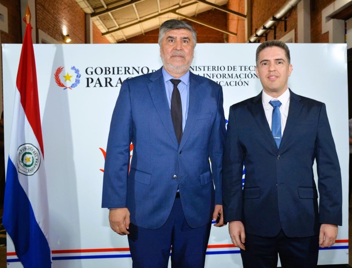ingduartedure's tweet photo. Hoy tuve el honor de participar del acto de asunción al cargo del nuevo Ministro del @Miticpy, Sr. Gustavo Villate, a quien deseo mucho éxito en sus nuevas funciones al frente de tan importante cartera. https://t.co/CjVhPeknlB