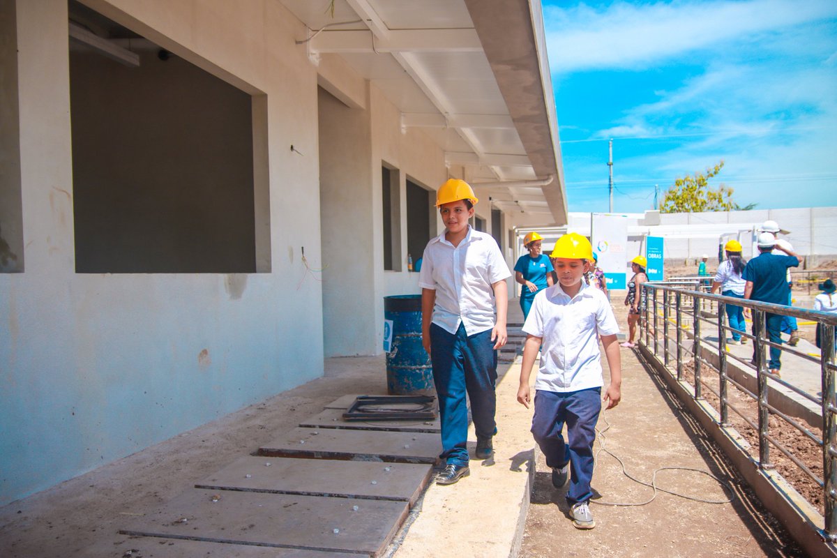 MauricioOrtizES's tweet photo. La obra de la escuelita de Los Almendros, como de cariño le decimos, lleva un 87% de avance.🙌👌

Pronto, nuestros niños y niñas tendrán un espacio con condiciones dignas para sus clases.🙏
📚. https://t.co/6BE2kzwPR5