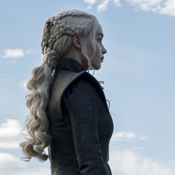 jjmileo's tweet photo. daenerys targaryen day and night https://t.co/OOJ2xddQA5