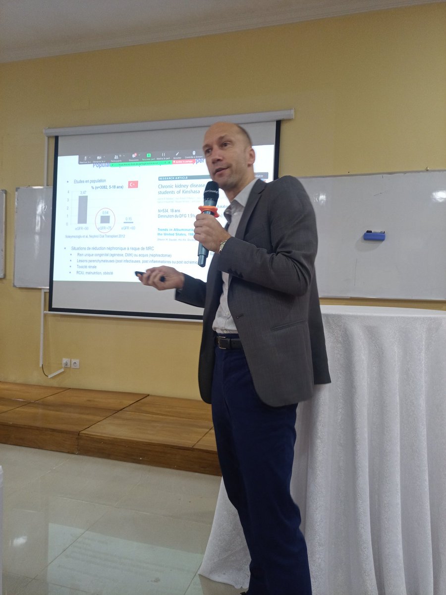 AgatheNkoy's tweet photo. 1er Cours de Néphrologie Pédiatrique pour Juniors d'Afrique francophone. Brillante présentation ce matin du Professeur Jérôme Harambat sur la maladie rénale chronique chez l'enfant
#SOCONEPH 
#PépéEkulu
#ElenaLevtchenko
#CongrèsNéphrologie
#Kinshasa2023 https://t.co/C8hSSfgWgs