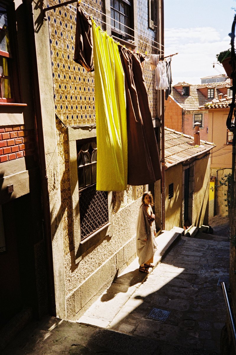 A little colour for Tuesday 🌙🍋'

#filmphotography #film #filmfeed #colourfulart #homelyvibes #HappyTuesday 

~ Lina De Powell 💛💛