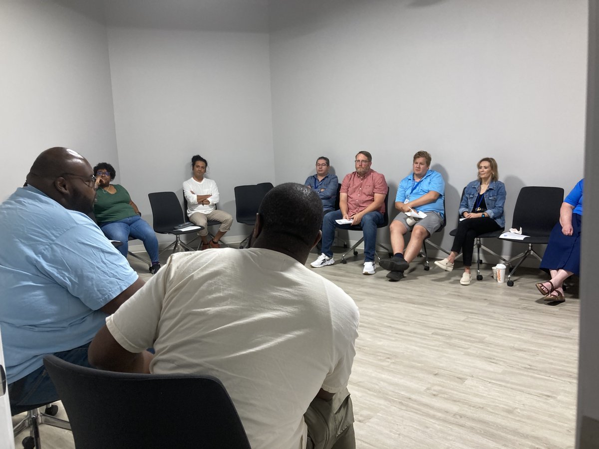 stjosephchicago's tweet photo. 🏢 Reflecting, connecting, and fueling up at our #TeamRetreat! 🙌 #StJosephServices gathered to discuss our mission, vision, values, and the impact we create. ✨ With insightful conversations and delicious bites from @JarabeChicago, we’re ready to keep #TransformingLives. 🌮💙 https://t.co/ctoPOLGcA1