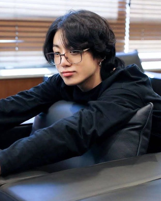 F4KmrsQXEAEusB8?format=jpg&name=900x900