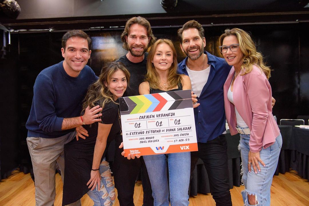 AngeliquerasAB's tweet photo. |FOTO| @Anboy88 🎭🇲🇽 #ElExtrañoRetornoDeDianaSalazarViX
🆎 Inicio de grabaciones con un elenco increíble
🔗 Créditos #ElExtrañoRetornoDeDianaSalazar https://t.co/rwlNQprZJc https://t.co/esZTyGqgbE
