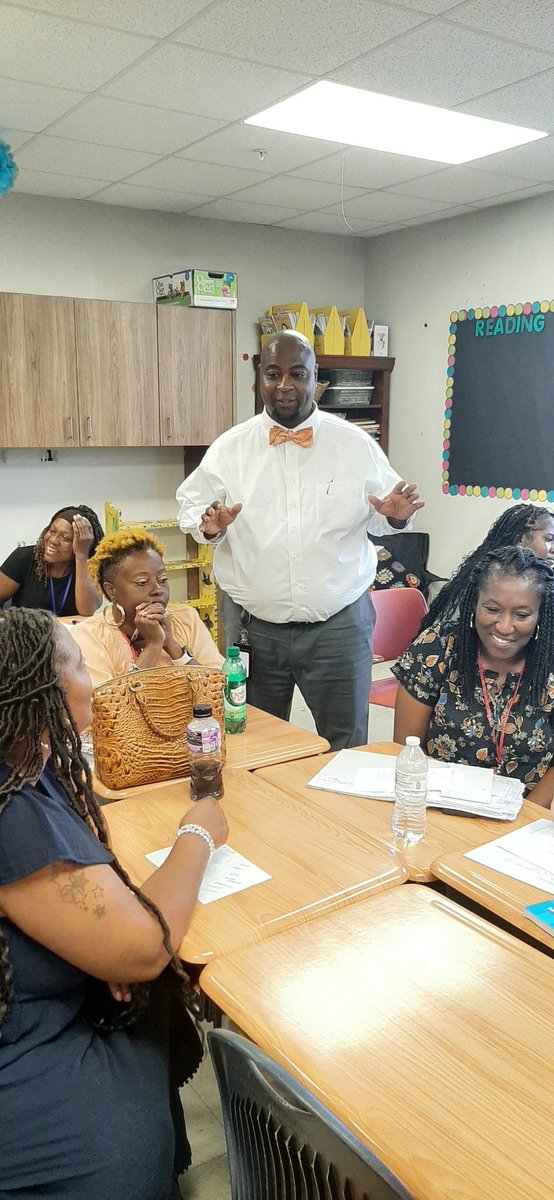 DwightKBrooks's tweet photo. LEAD Primary PD strategic teaching, ALEX, and unwrapping standards. @ARI_DrMilledge9 @LaWandaMitch85 @TeachwithALEX @AlabamaAchieves @ALSDEOSI @DrJermallWright @MsNStarr @AlabamaMTSS @Alabama_Reading @LEADAcadTrust https://t.co/xoHKb0kl9e