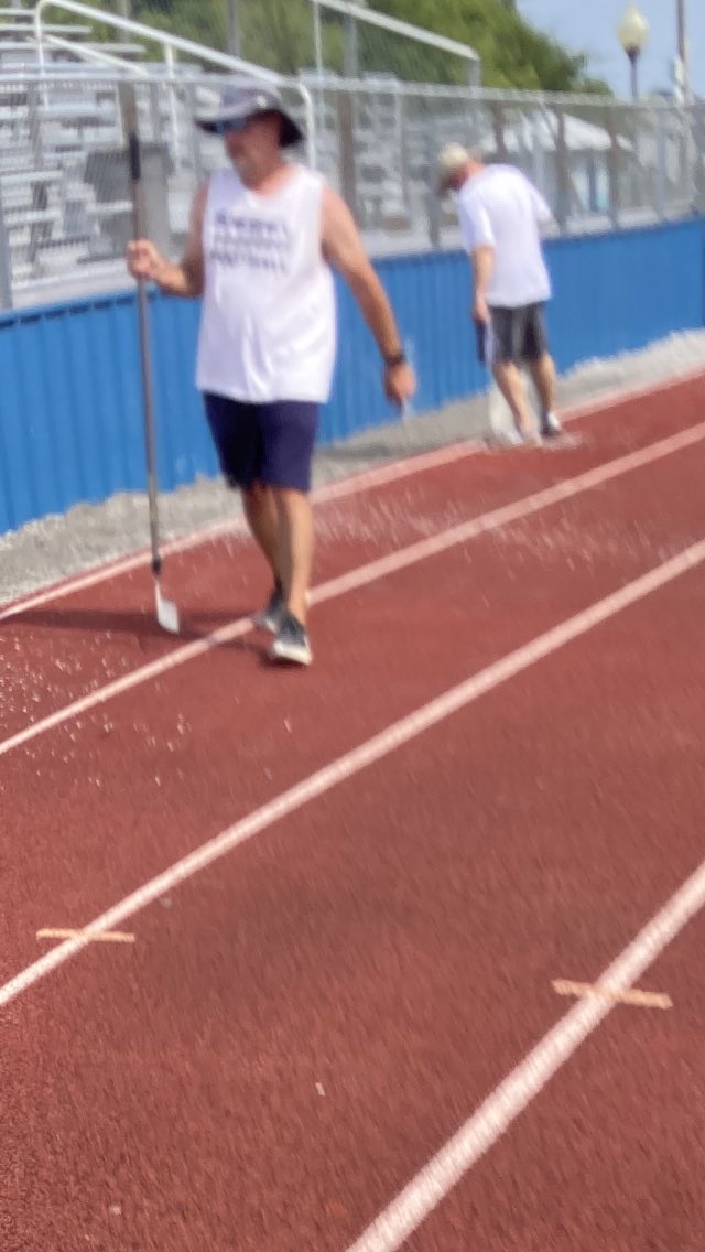 StarsFootball's tweet photo. No time to waste. 1st ballgame on the turf tonight! ALL HANDS ON DECK! #p2baSS #knoxapproved ⁦@warnersathconst⁩ ⁦@SiegelHighStars⁩ ⁦@SiegelAthletics⁩ ⁦@SiegelMiddle⁩ https://t.co/xXL8C8uDLN