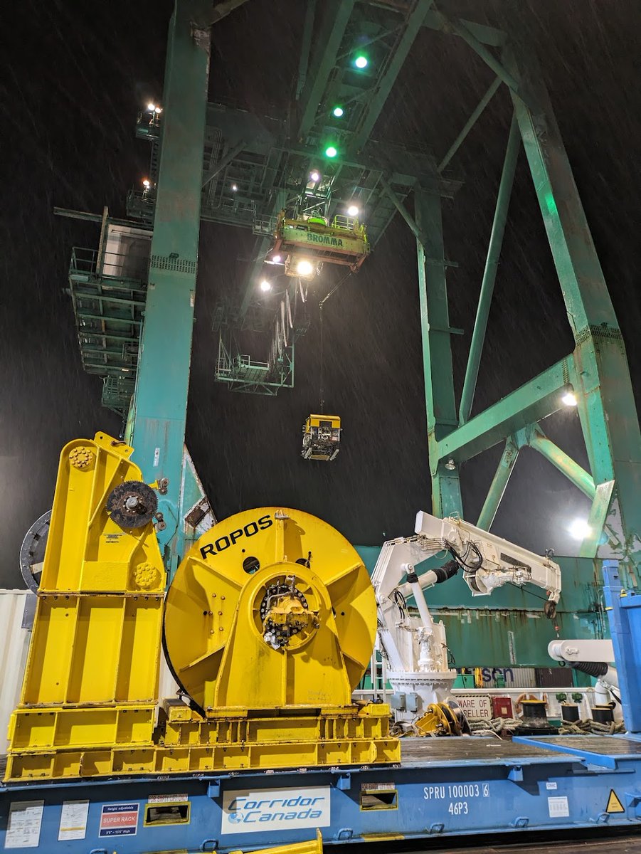 ROPOS_ROV's tweet image. Mobilisation began last week in Guam after a 1-week delay due to Typhoon Khanun, which prevented the R/V Isabu from leaving port in Busan, South Korea. 

Below is @ROPOS_ROV being loaded onto the R/V Isabu, looking as tiny as a flea!

📸 Keith Shepherd, @ROPOS_ROV Team
#KIOST 4/
