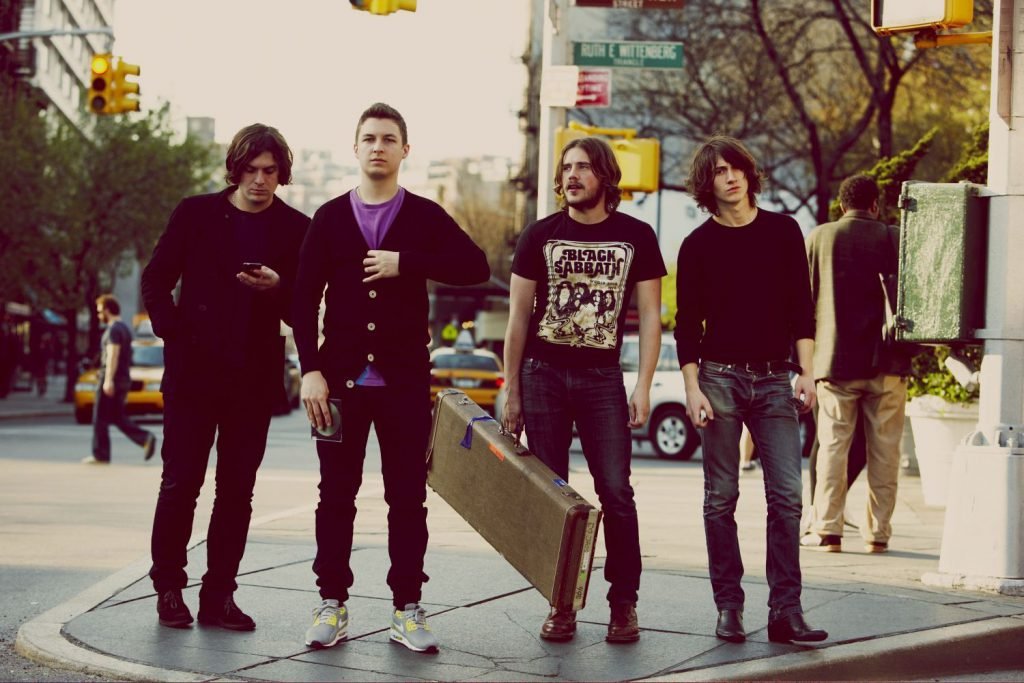 stainedglassFM's tweet photo. Arctic Monkeys https://t.co/4M8lrnV4qY