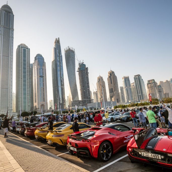 AlexSha82854250's tweet image. tinyurl.com/4bud3twd 🌴 Imagine driving down the palm-fringed streets of Dubai in a convertible with the wind in your hair. Living the dream, Dubai style! ☀️🚗 #ConvertibleLife #DubaiDreams
