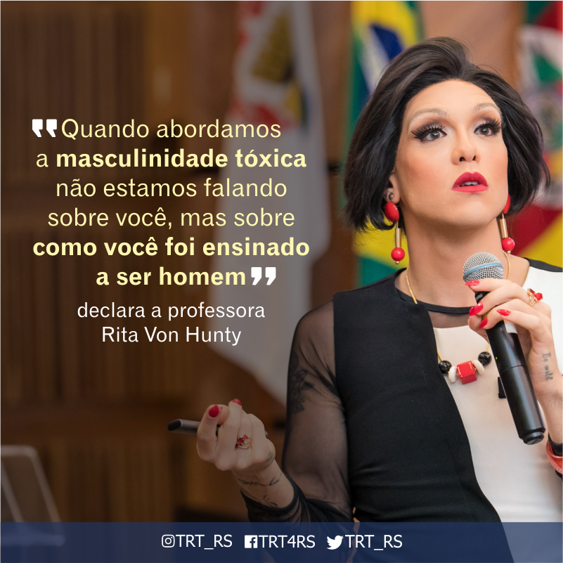 TRT_RS's tweet photo. A “masculinidade tóxica” foi o tema da palestra da professora Rita Von Hunty no #TRT4, na sexta-feira. Ela explicou que o conceito refere-se a um modelo que não permite diálogo, afeto ou demonstração de fraqueza.

Leia mais: https://t.co/b9MRtOerbR https://t.co/IGZaO4QwG0