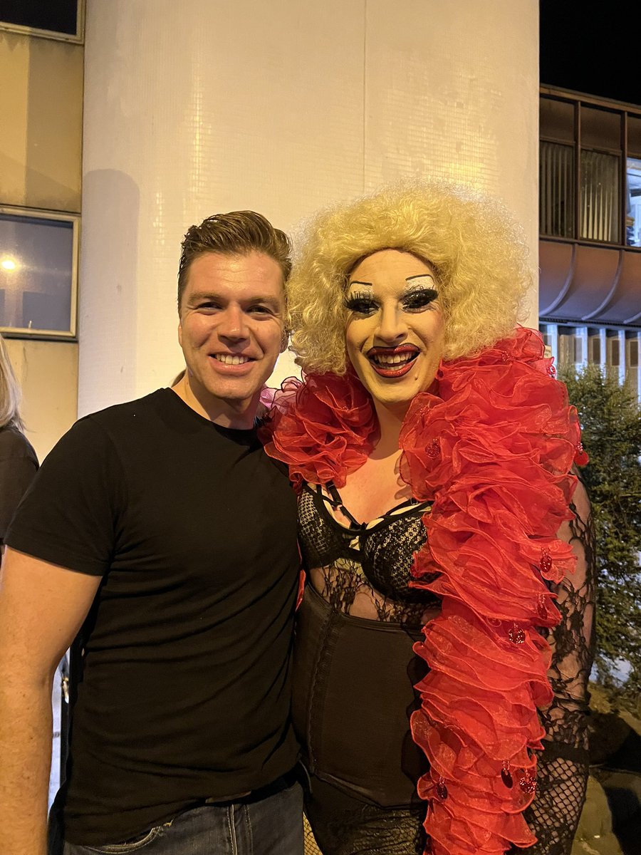 Lucyfurdragnotts tweet media