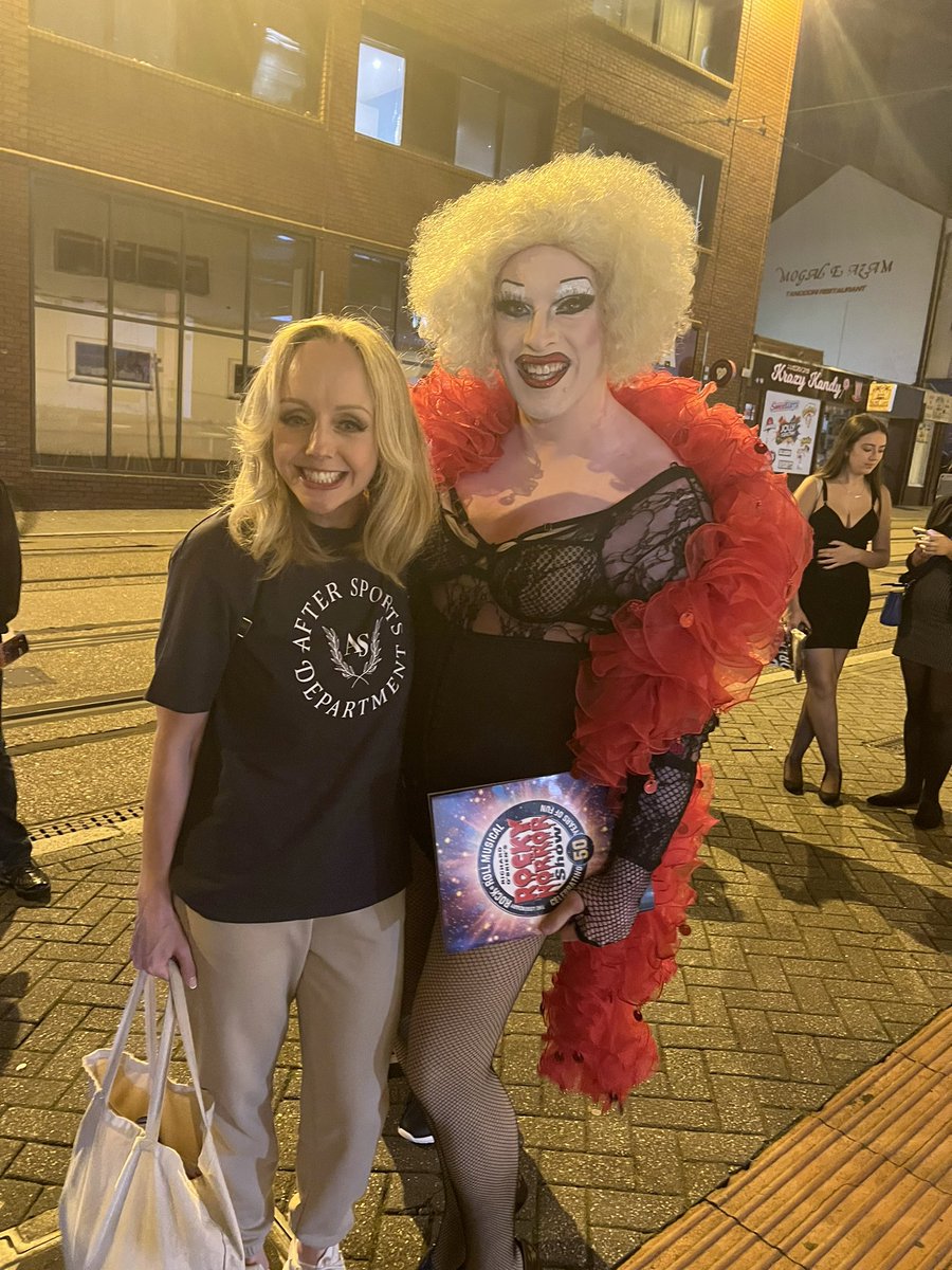 Lucyfurdragnotts tweet media