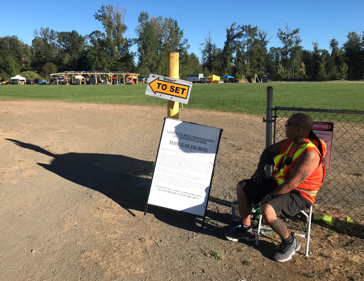 OrcaCoveMedia's tweet image. Lights! Camera! Action! 🎬
Behind-The-Scenes  of Sweet Summer Pow Wow.
Images by Gavin Andrews movingimagery.ca

On monitor: Joshua Odjick as Riley, Tanis Parenteau as Cara, and Joel Montgrand as Luke, Taylor Kinequon as Robin.
Holding the slate is Amina Luthi, 1st AC.