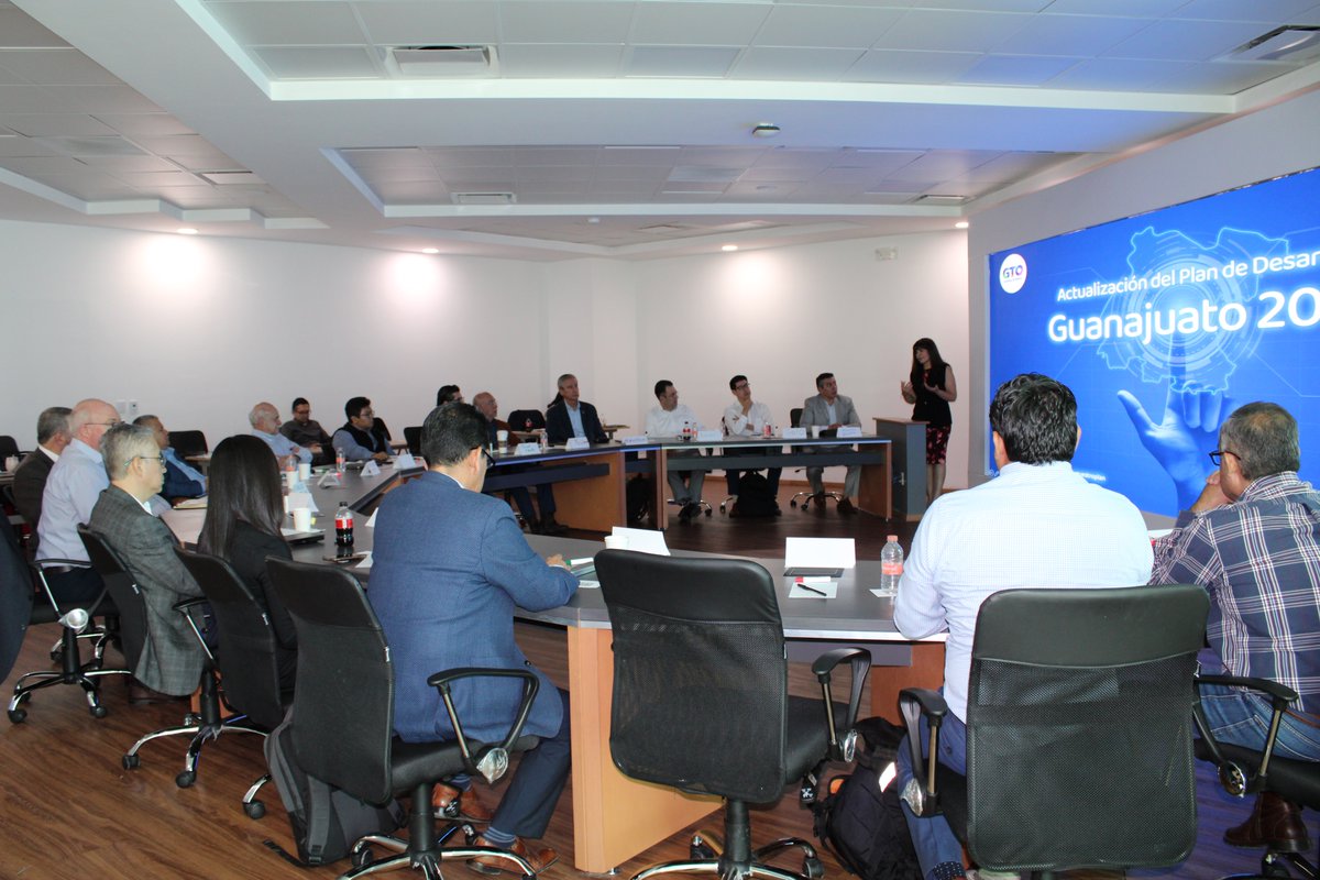 iplanegente's tweet photo. Como parte de la actualización del #PlanGTO, llevamos a cabo el taller de logística con representantes de este sector, para profundizar en los temas que son clave para el desarrollo del estado en los próximos años. #CreaFuturo #Level2050 @gobiernogto @novagob_mx @PuertoInterior https://t.co/SxlzM9luYv