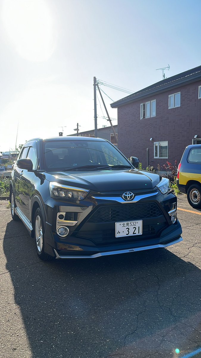 CrazeKatze's tweet photo. おはようございます☀
連日の暑さでグッタリですね😩
熱中症に気をつけて今日も一日
頑張っていきますか😊
#ライズ　#出勤　#今日も35度 https://t.co/sTtUGb5E5b