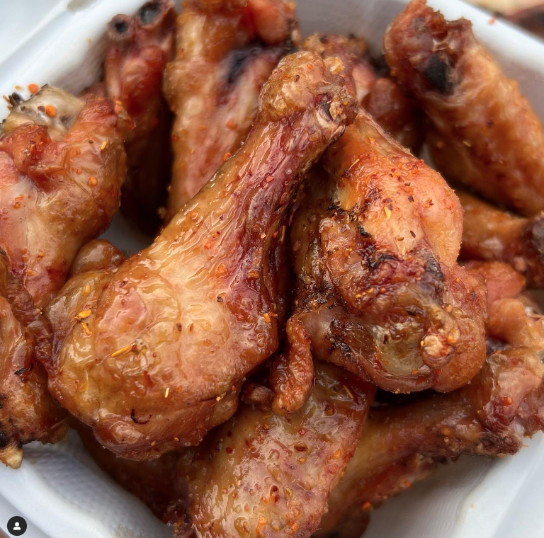 Rosies_BBQ_yvr's tweet image. BBQ Wisdom - let the smoke speak for itself. With a little Tajine! #nosauce #smokesaltpeppertime #wingsfordays
wix.to/OScjUmc