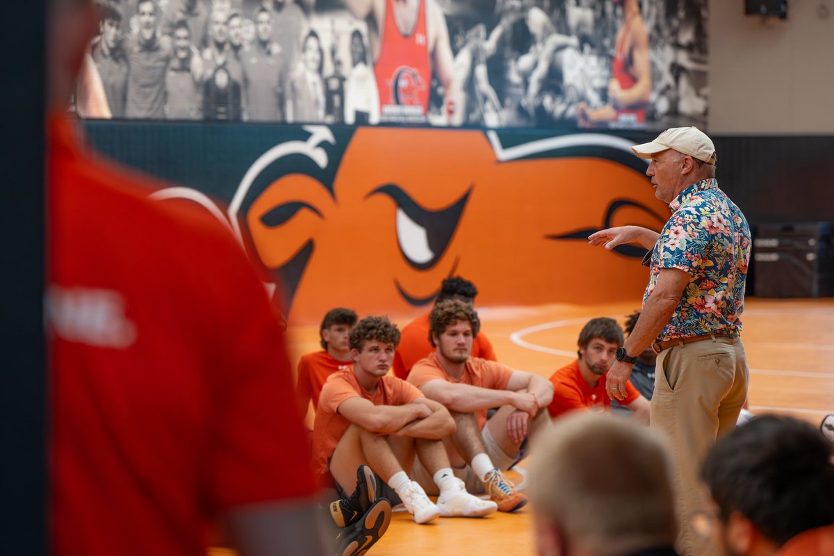 GoCamelsWrestle's tweet photo. Team rules meeting just means the boys are back in town 😤 https://t.co/Gzy87pdIwH