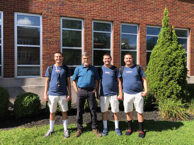It is rare that a professor has triplets in the same class – welcome Joshua, Joseph, and Jonathan Creech
to Dr. Geoff Gearner’s Biology class!