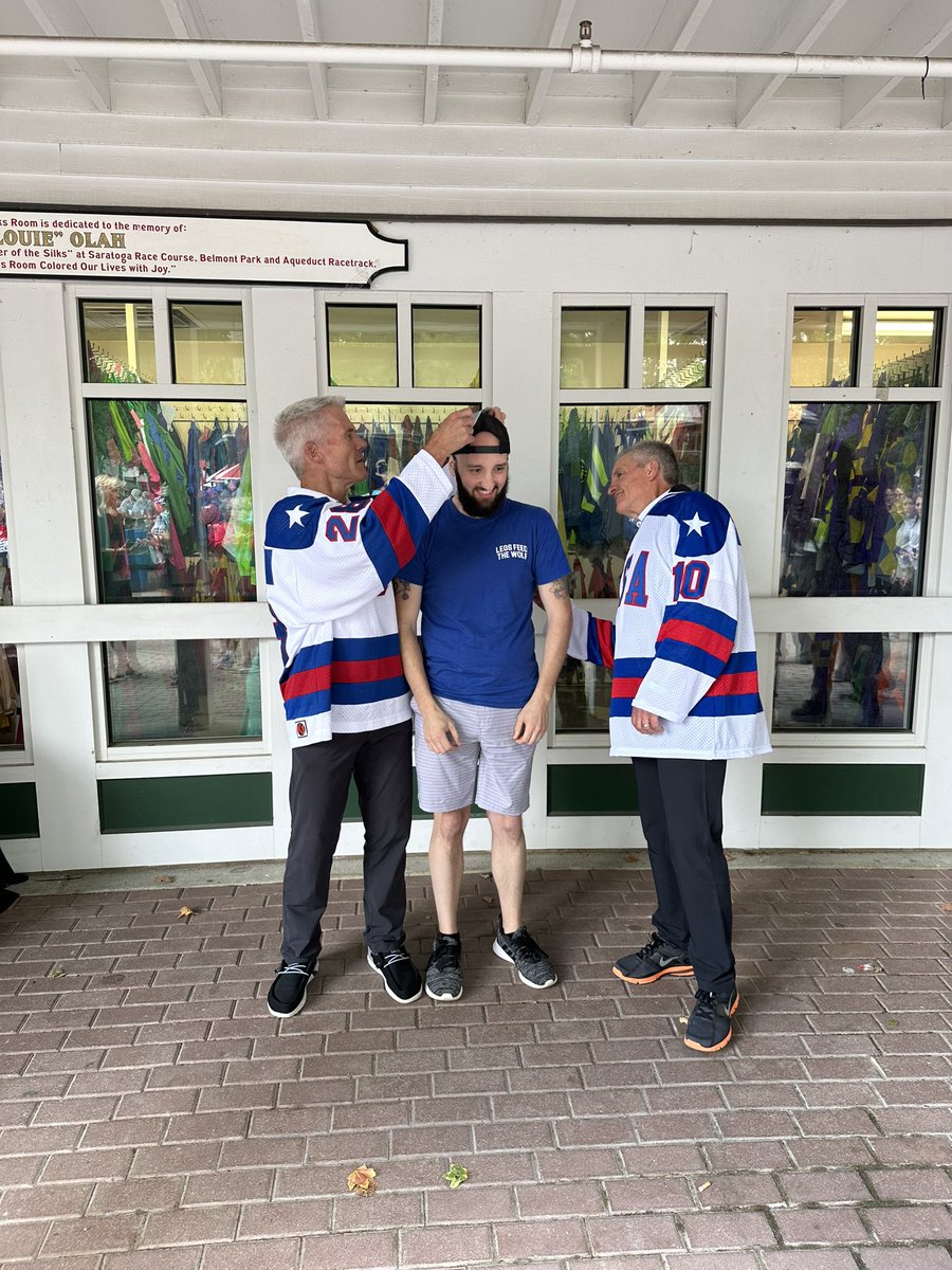 TheMassIslesguy's tweet photo. @BringHockeyBack  Real recognizes real https://t.co/QForcDUbly