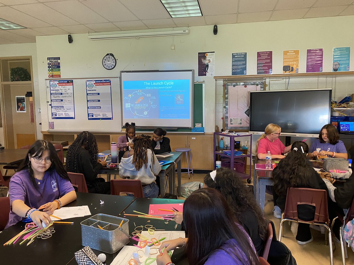 ExploreOAS's tweet photo. The brilliant Ms. Love is introducing the LAUNCH cycle through hands on work in Engineering and Design! Working to build a case that will protect their eggs in tomorrow’s egg drop challenge. @JCPSExploreEA @ExploreJCPS #STEAMatOAS @ShelbyTidbits https://t.co/EQSSNTDArt