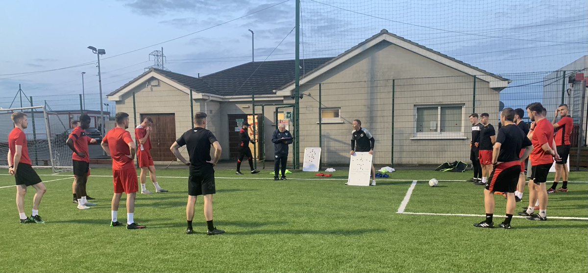 CarberryTommy's tweet image. Thanks to the players from Leixlip United for participating in tonight’s Uefa C Licence Micro Group Coaching Practices @Ianhill7316 @Kohalloran18 @FAICoachEd #realitybasedlearning