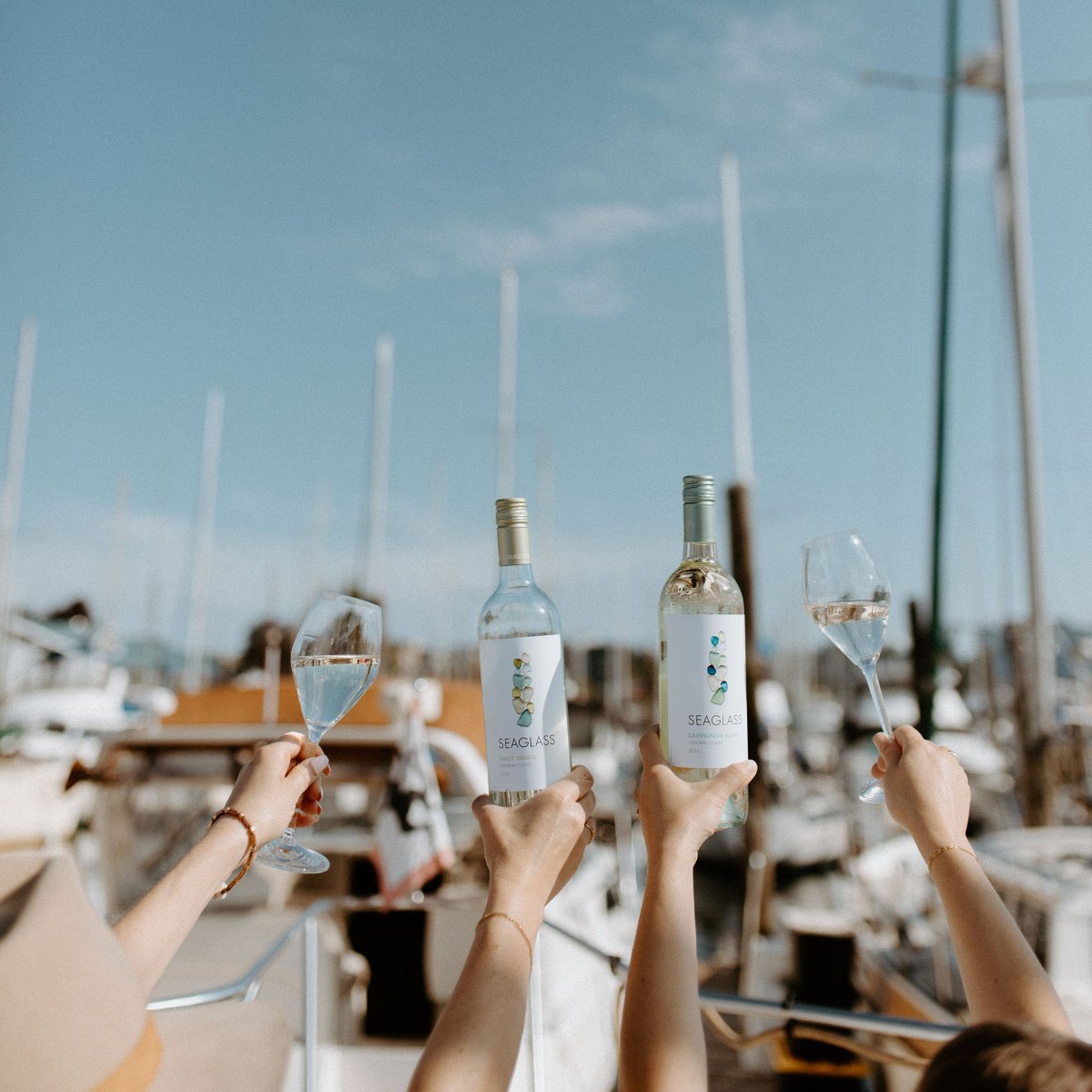 Taking SEAGLASS wine on the open waters ⛵️

Photo: Kayla Dorsey Photo
via instagram.com/blushingwino
#SEAGLASSWine #SetSail #CoastalBliss