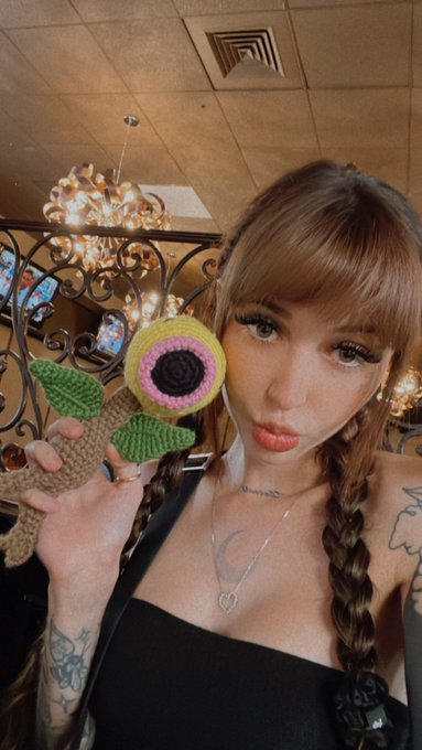 Yehaaaww https://t.co/CRQ1G2eopn<a href="/tag/roleplay"class="tags"><span>#roleplay</span></a><a href="/tag/tradwife"class="tags"><span>#tradwife</span></a>