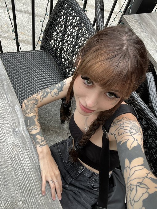 Yehaaaww https://t.co/CRQ1G2eopn<a href="/tag/roleplay"class="tags"><span>#roleplay</span></a><a href="/tag/tradwife"class="tags"><span>#tradwife</span></a>