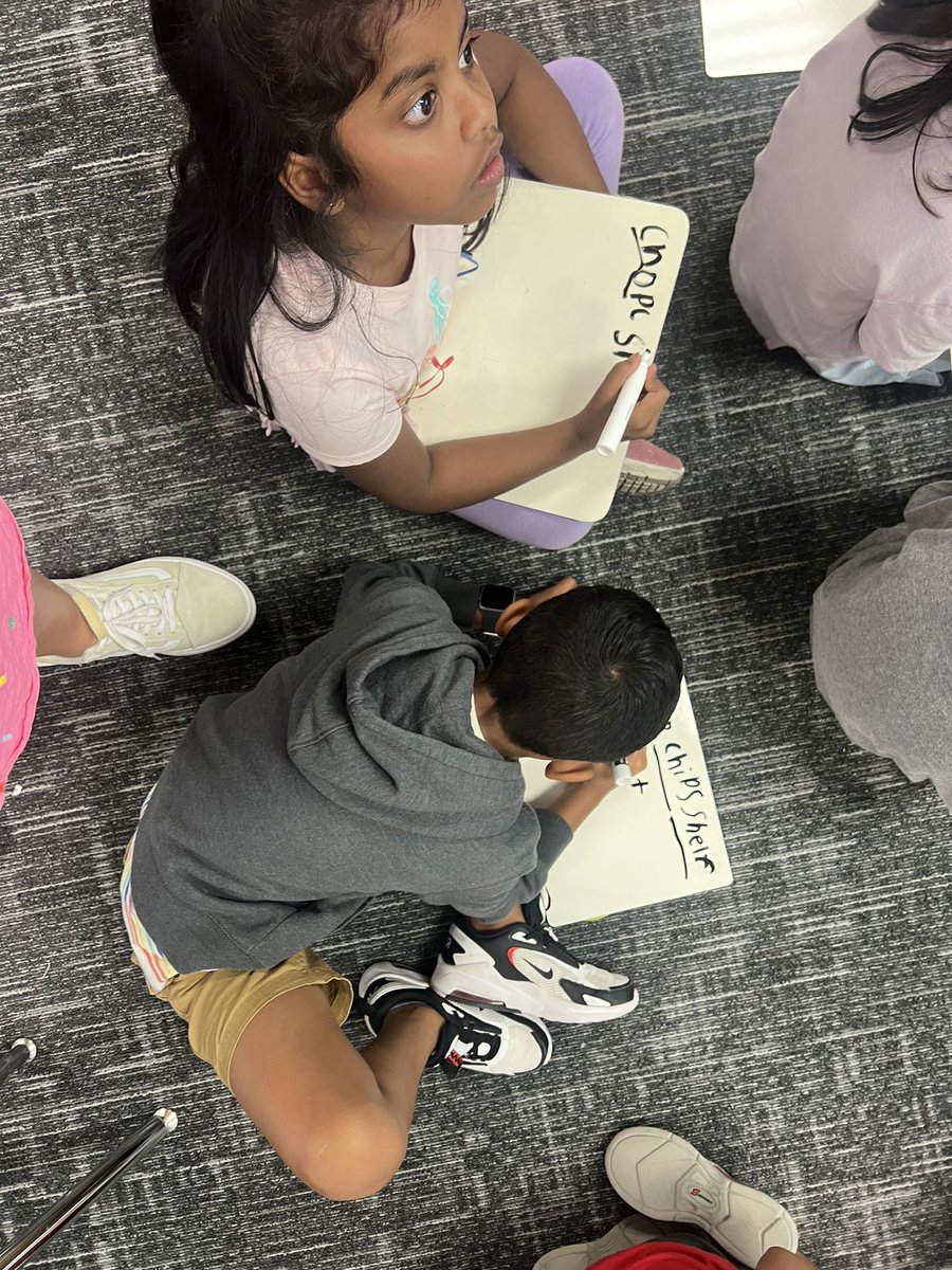 MrsZickefoose's tweet image. My First Graders Searching and writing their words with digraphs! Great kick off to this essential phonics skill ! @allenelem @ci_elem #OurAllenLegacy #ScienceofTeachingReading