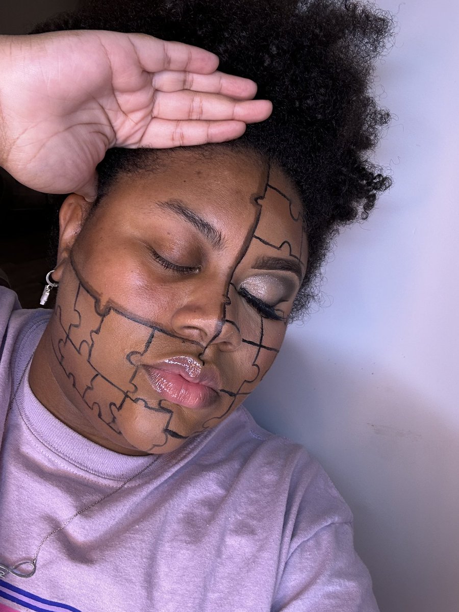 GabbyTheBaddie_'s tweet photo. Piecing Myself Together One Piece At a Time ✨#phillymakeupartist #phillycreatives #beauty #makeup https://t.co/5IOorFsGCX