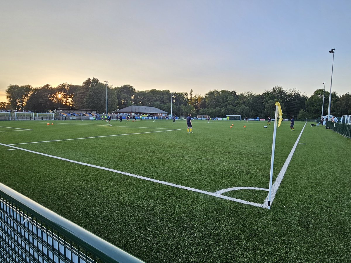 ibcfc61's tweet photo. #groundhopping tonight @berkscountyfc 4 v @WoodleyUtdFC 1 at @AscotUnitedFC @ComCoFL @NonLeagueCrowd with #PocketProgramme @NonLgeProgs https://t.co/0BJxca393z