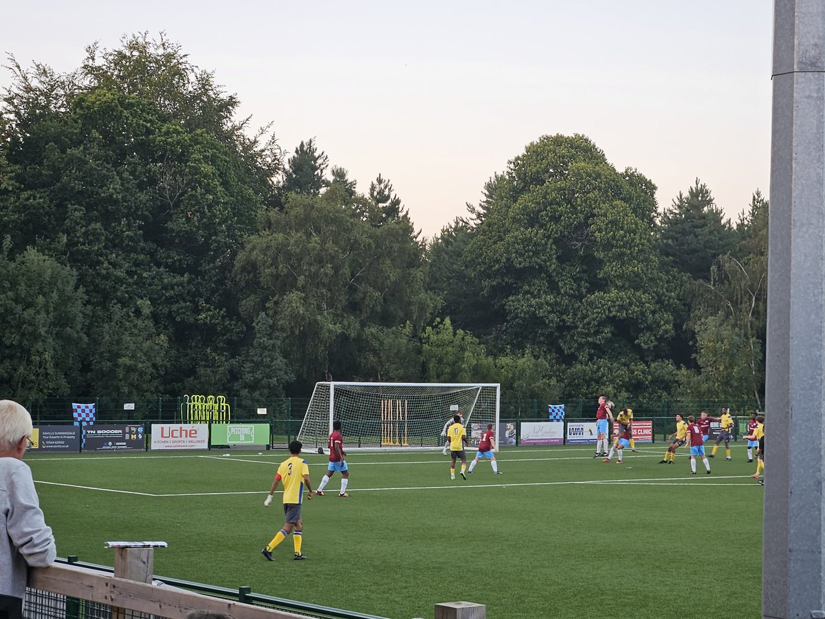 ibcfc61's tweet photo. #groundhopping tonight @berkscountyfc 4 v @WoodleyUtdFC 1 at @AscotUnitedFC @ComCoFL @NonLeagueCrowd with #PocketProgramme @NonLgeProgs https://t.co/0BJxca393z