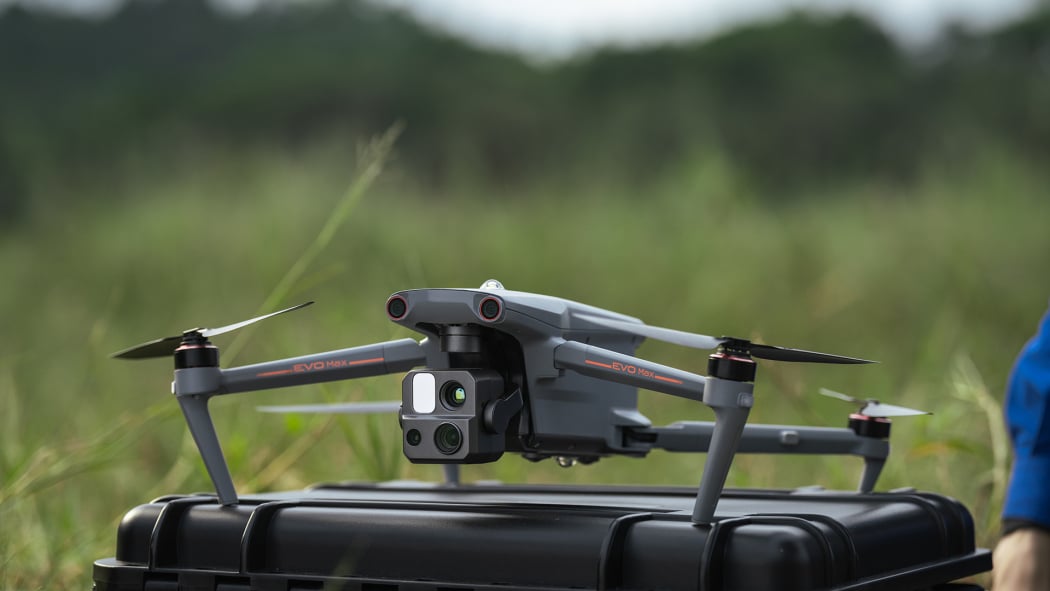 En varias ocasiones nos ofrecimos como tienda de drones en Canarias para ayudar a la palma y ahora a Tenerife, ninguna propuesta gratuita fue escuchada. Y eso que ofrecimos todo gratis nuestros drones y servicios.
conocimientos más que suficientes para cualquier operación