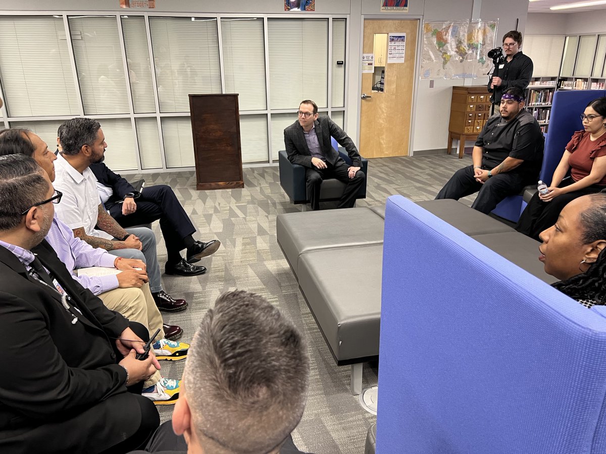 A big thank you to @SAISD & Brackenridge High for welcoming Commissioner Morath to campus this morning. Have a GREAT 2023-24 school year!